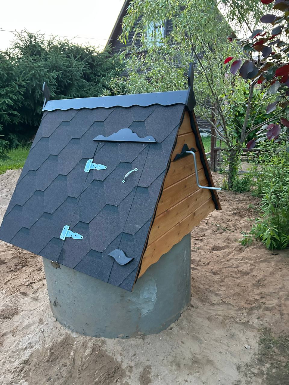 Домик для колодца